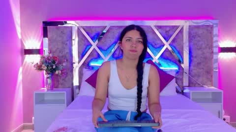 Lara online show from 04/13/26, 07:41