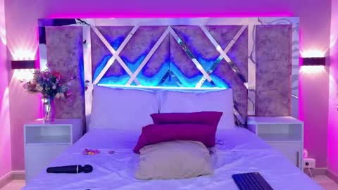 Lara online show from 04/15/26, 10:21