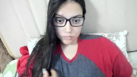 lara online show from 11/18/25, 02:39