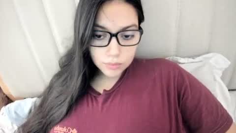 lara online show from 12/22/25, 09:12