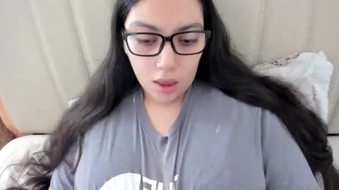 lara online show from 02/28/26, 02:51