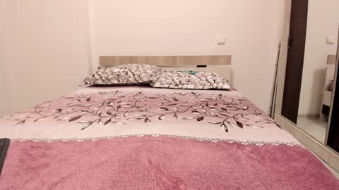 Lara online show from 01/02/25, 07:23