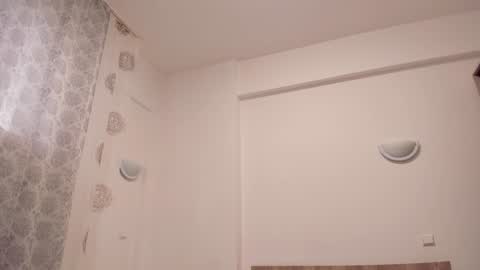 Lara online show from 01/06/25, 07:52