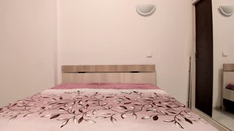 Lara online show from 01/15/25, 05:29