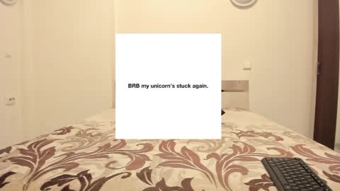 Lara online show from 04/08/26, 04:23