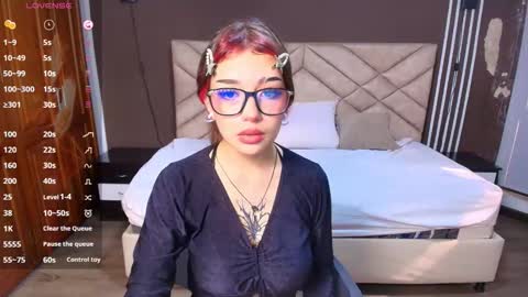 LaraCooper online show from 12/16/25, 07:08