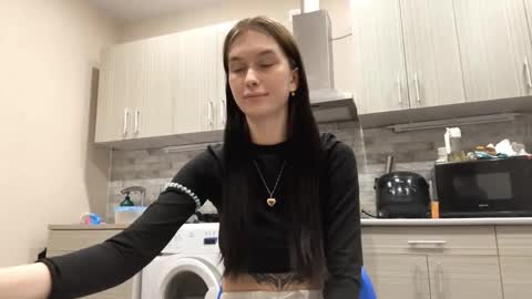 lara online show from 03/27/26, 07:02