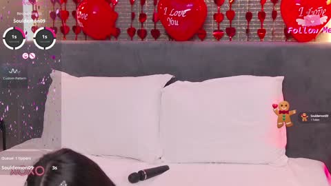 LaraKent online show from 02/09/25, 12:17