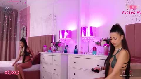 LaraKent online show from 10/11/25, 05:17