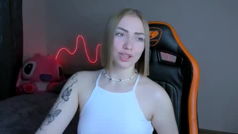 LaraKrein lk online show from 10/23/25, 06:28