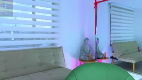 Lara  online show from 01/31/25, 11:24