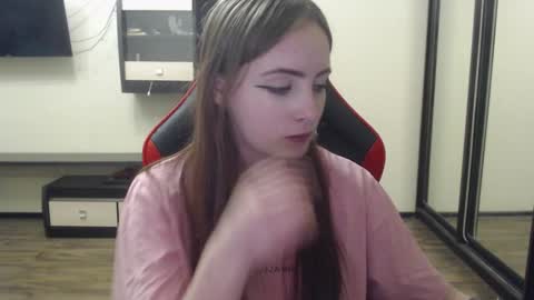 Laralianna online show from 12/25/24, 04:32