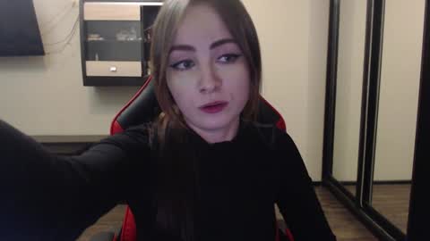 Laralianna online show from 01/07/25, 04:39