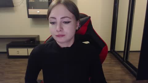 Laralianna online show from 01/09/25, 07:52