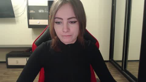 Laralianna online show from 01/10/25, 11:18