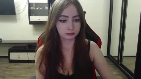 Laralianna online show from 02/18/25, 06:47