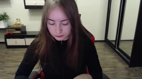 Laralianna online show from 09/12/25, 12:44