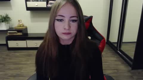 Laralianna online show from 09/13/25, 11:54