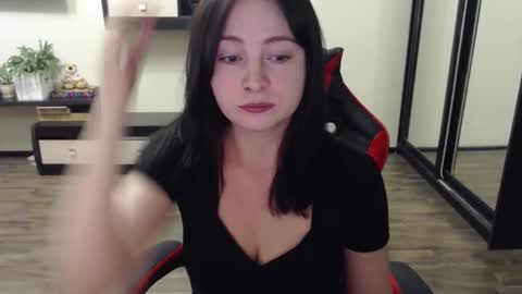 Laralianna online show from 10/02/25, 12:34