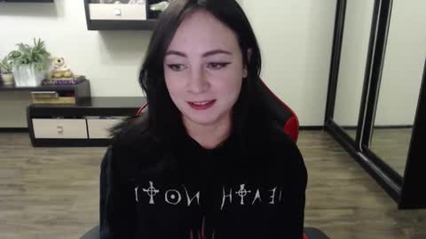 Laralianna online show from 10/04/25, 05:44