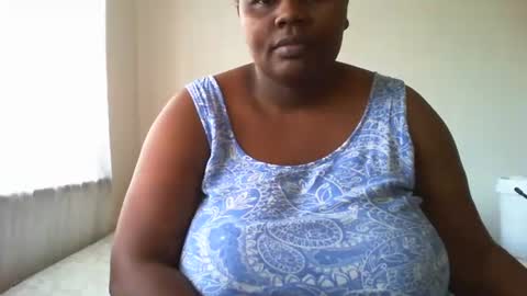 Snapshot of laralovex chatting on 12/07/24, 09:06 laralovex online show from 12/07/24, 09:06