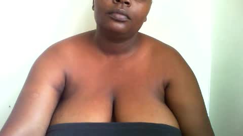 Snapshot of laralovex chatting on 01/14/25, 10:59 laralovex online show from 01/14/25, 10:59