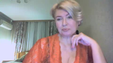 laramrs online show from 10/20/25, 05:02