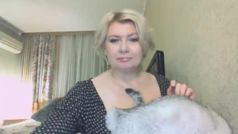 laramrs online show from 11/19/25, 04:18