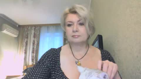 laramrs online show from 11/29/25, 10:40