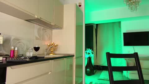 Lara online show from 02/03/25, 07:18