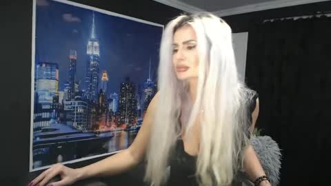 laras_moans online show from 12/07/24, 11:07