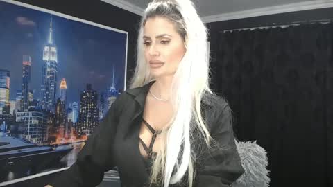 laras_moans online show from 12/28/24, 12:56