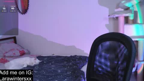 larawinters online show from 10/04/25, 09:35