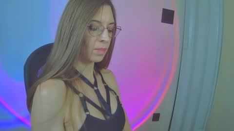 larawintersxxx online show from 11/11/25, 10:32