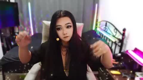 Snapshot of lareinasdog chatting on 07/12/26, 05:15 ToT online show from 07/12/26, 05:15