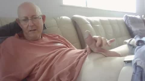 largerthan-   say hi on entry online show from 01/15/26, 03:11