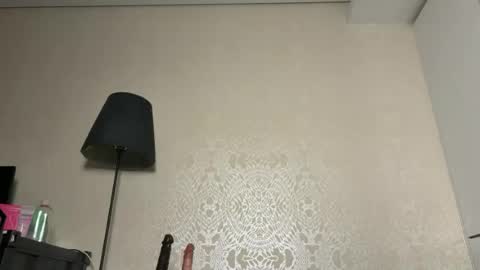 Snapshot of larirossi chatting on 07/19/26, 02:10 Rossi angel online show from 07/19/26, 02:10