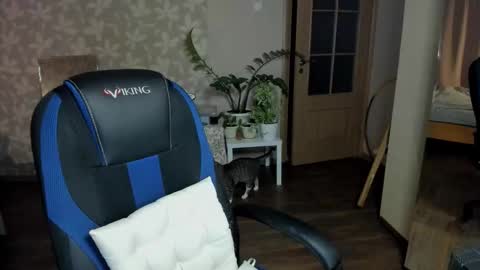 Larisa online show from 10/06/25, 07:00