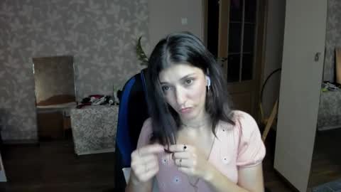 Larisa online show from 10/09/25, 08:18