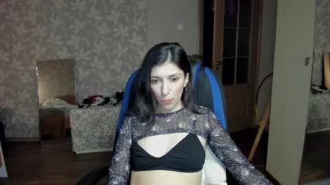 Larisa online show from 10/20/25, 09:48
