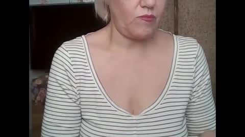 larisaq4ugo24 online show from 09/24/25, 06:17