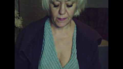 larisaq4ugo24 online show from 10/25/25, 06:02