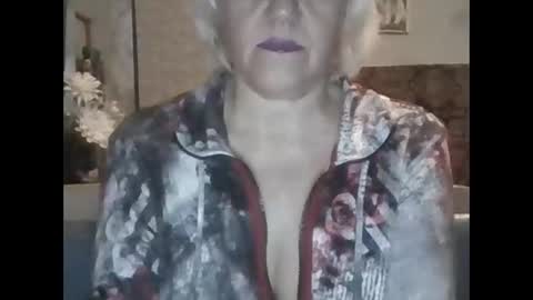 larisaq4ugo24 online show from 11/16/25, 05:29