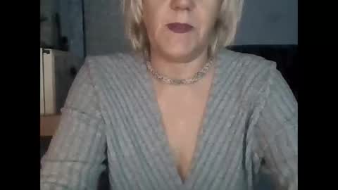 larisaq4ugo24 online show from 01/14/26, 12:55