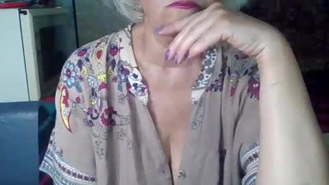 Snapshot of larisaq4ugo24 chatting on 06/25/26, 11:15 larisaq4ugo24 online show from 06/25/26, 11:15