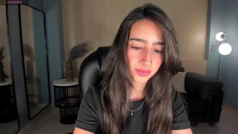 Larisa Smirnov online show from 09/19/25, 04:25