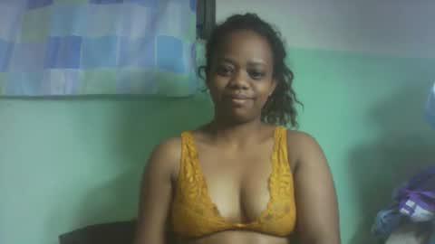 larissa645771 online show from 10/15/25, 07:41