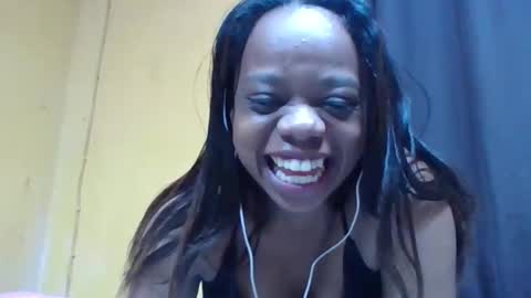 larissa645771 online show from 04/18/26, 07:58