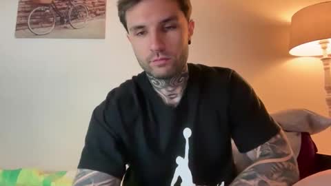 larsskeet online show from 12/01/25, 01:38