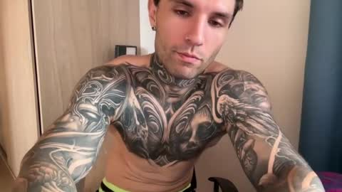 Snapshot of larsskeet chatting on 07/05/26, 04:36 larsskeet online show from 07/05/26, 04:36